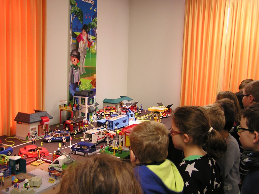 enkircher grundschüler besuchen die playmobilausstellung