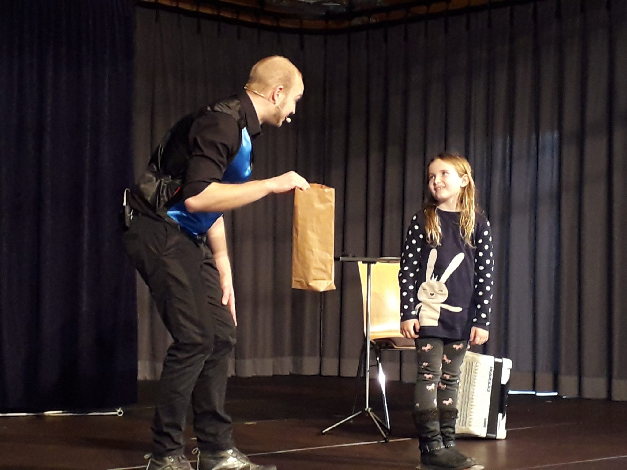 zaubern spielzeug Kinderzaubertheater 2022 | Grundschule Enkirch
